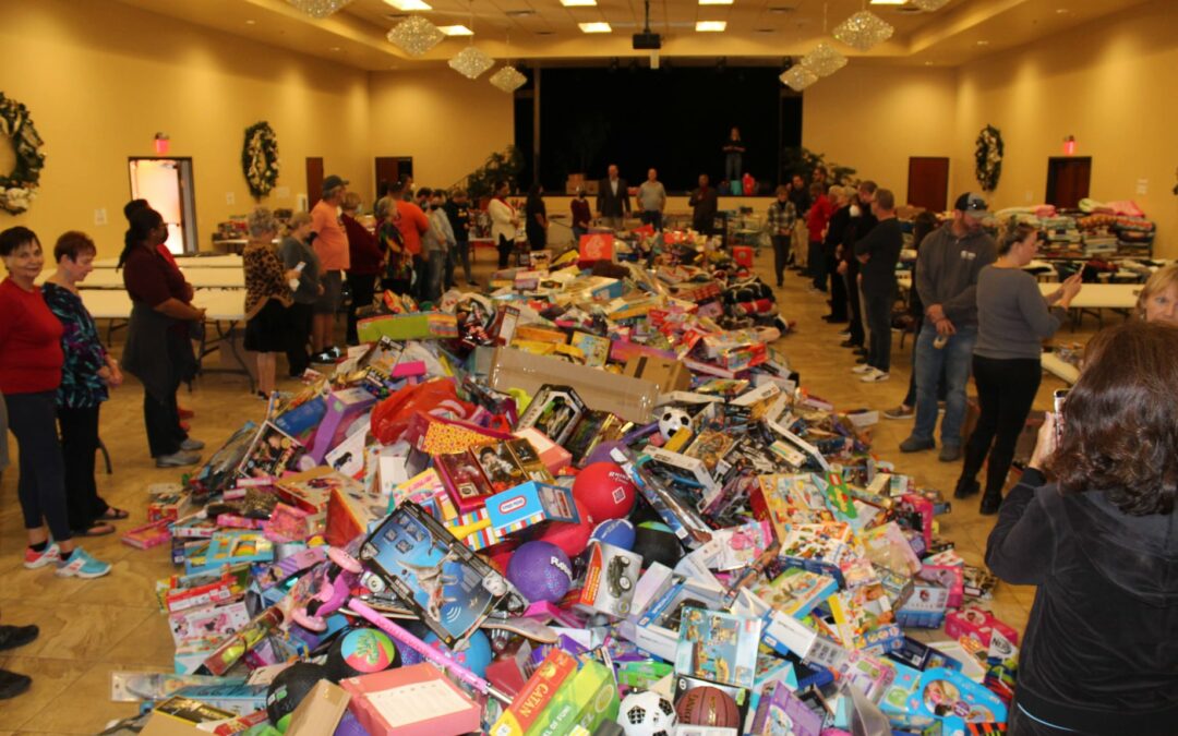 Arizona Builders Alliance Members Collect Gifts for Thousands of Children in Need